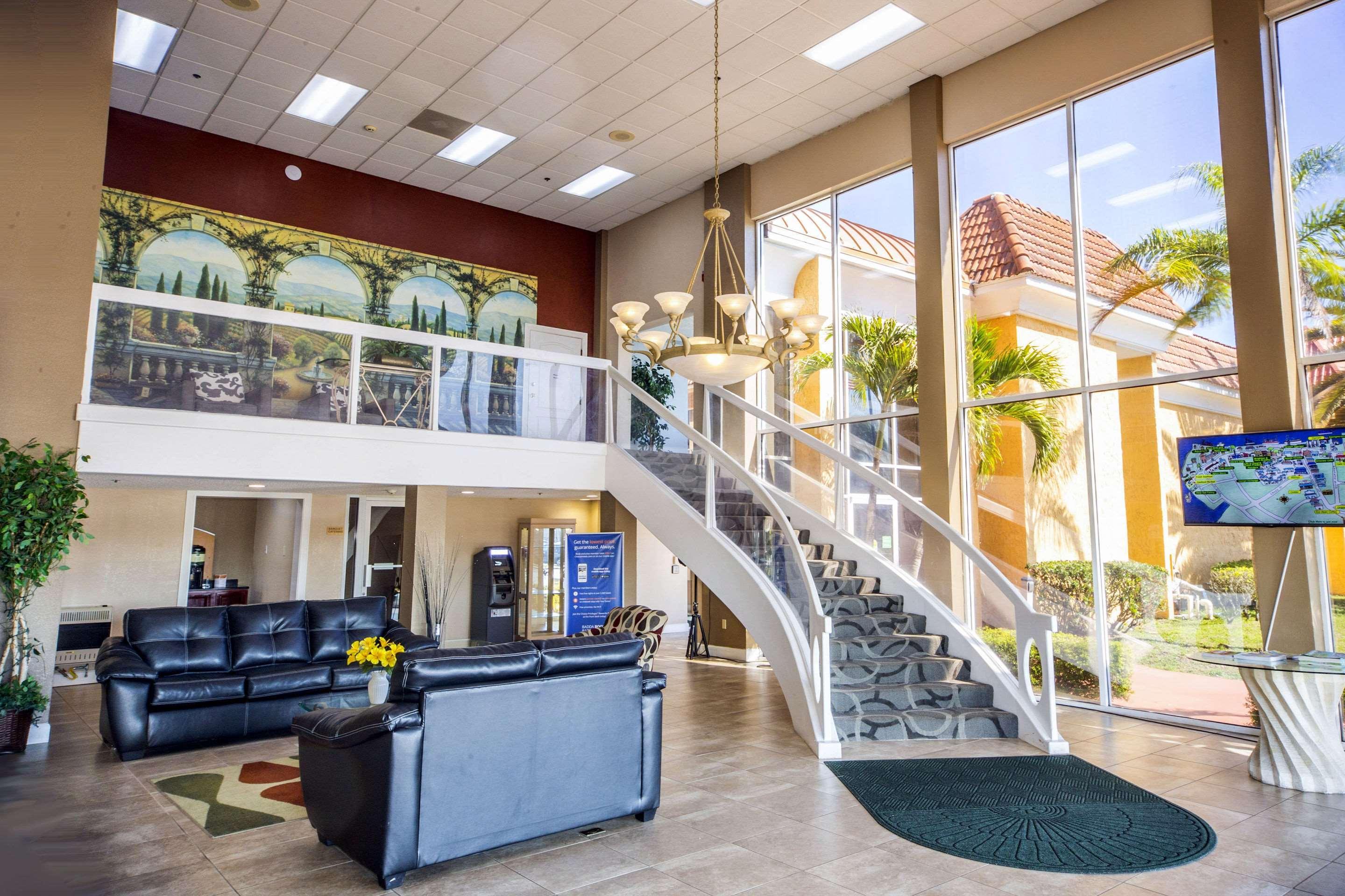 Quality Inn & Suites Conference Center New Port Richey Exterior photo