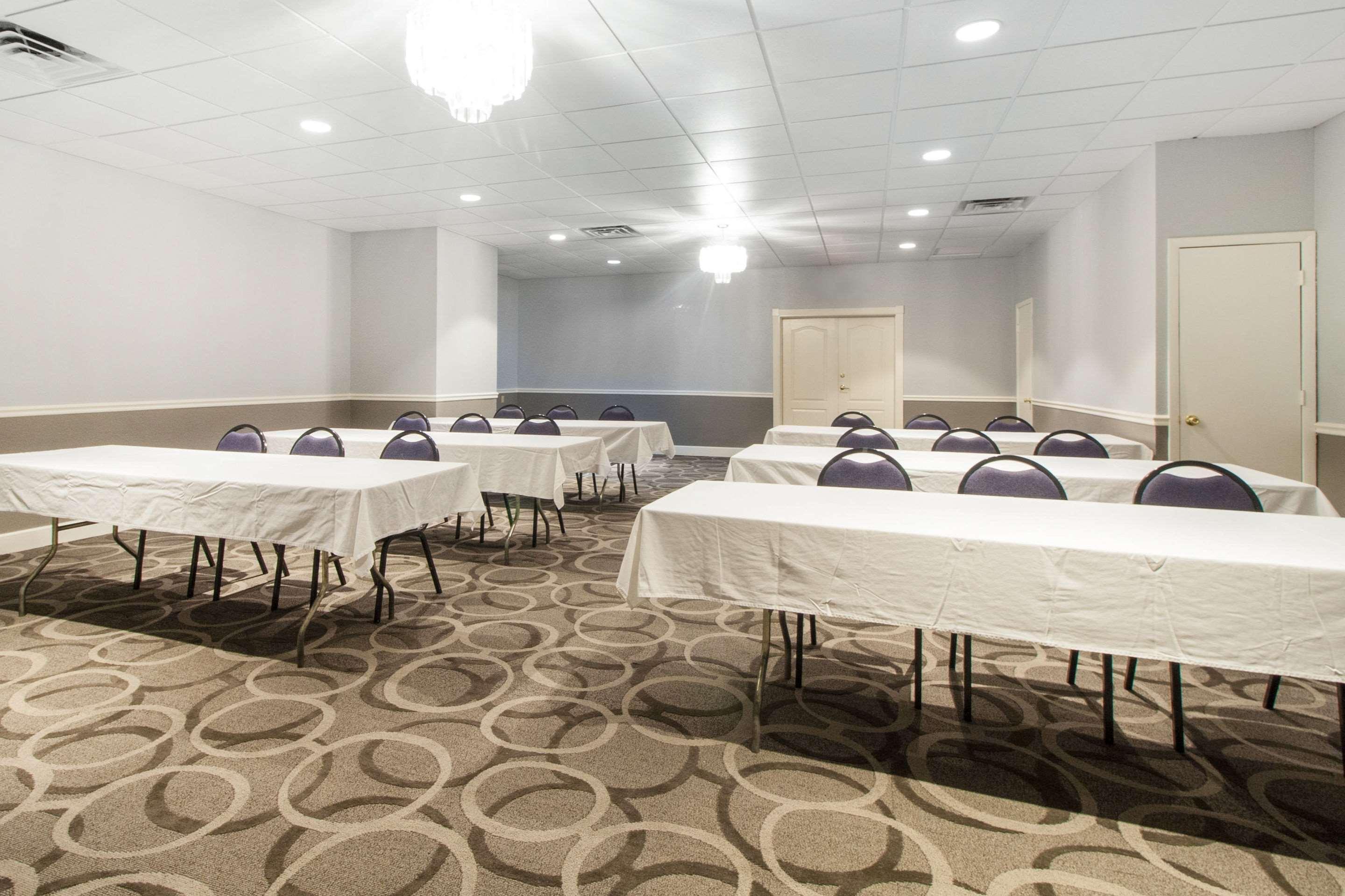 Quality Inn & Suites Conference Center New Port Richey Exterior photo
