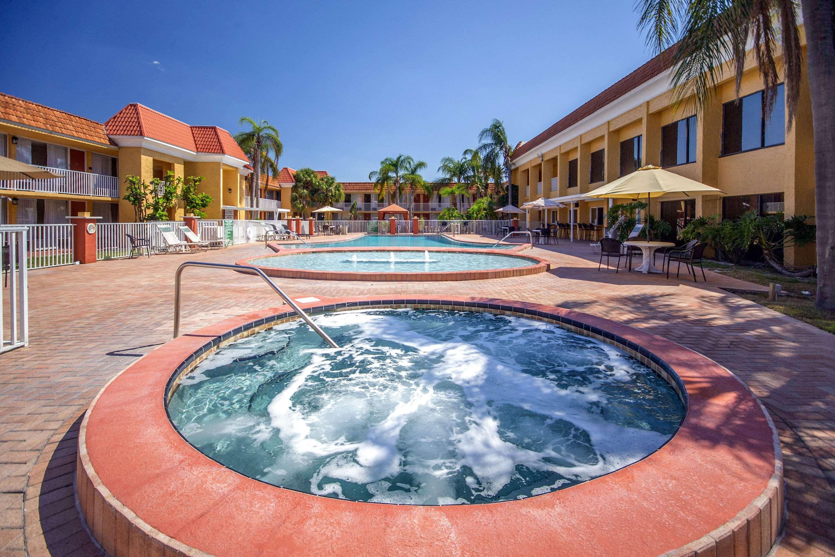 Quality Inn & Suites Conference Center New Port Richey Exterior photo